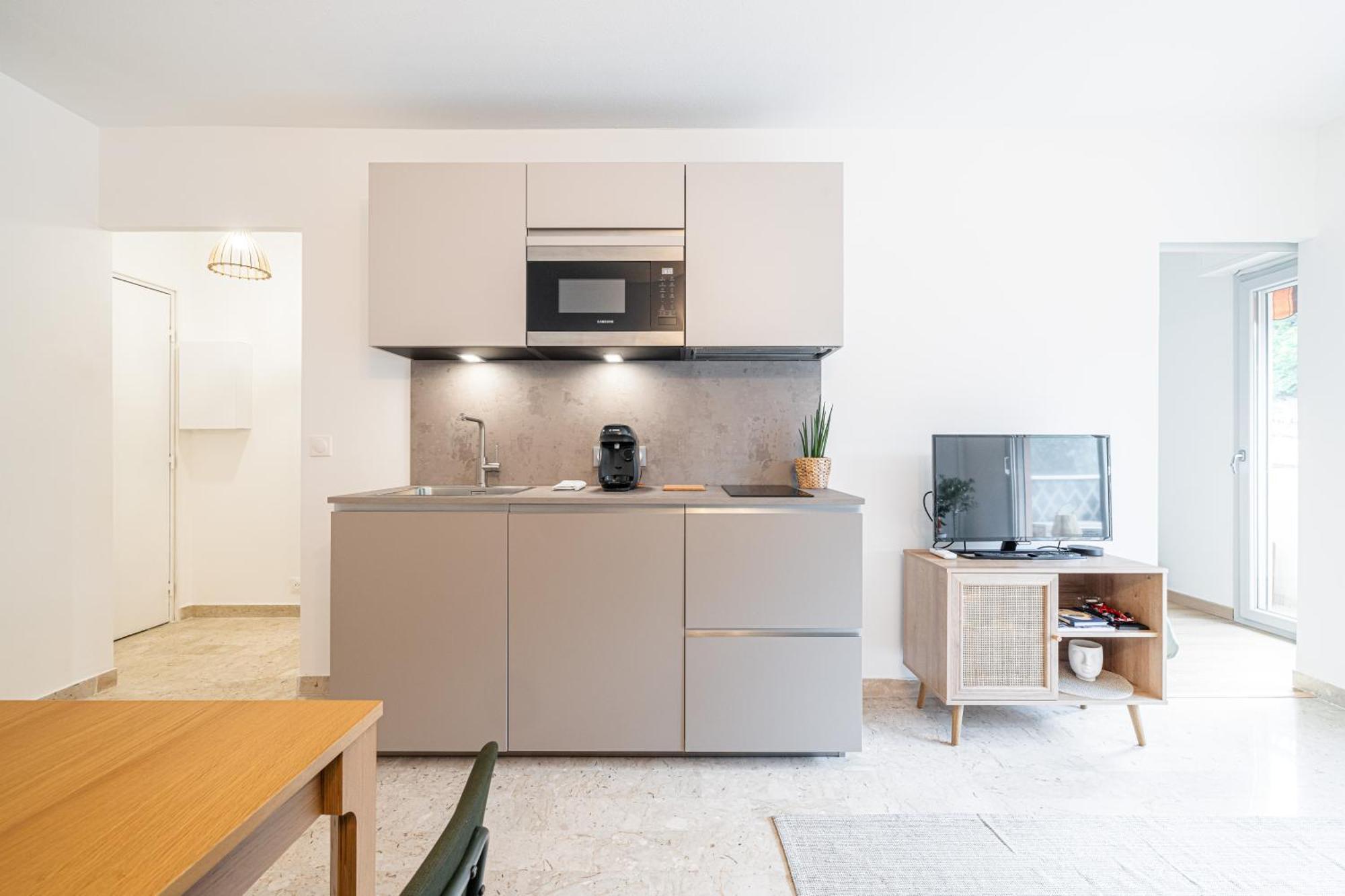 Appartement 2P Renove Avec Terrasse Au Port De Nice Luaran gambar